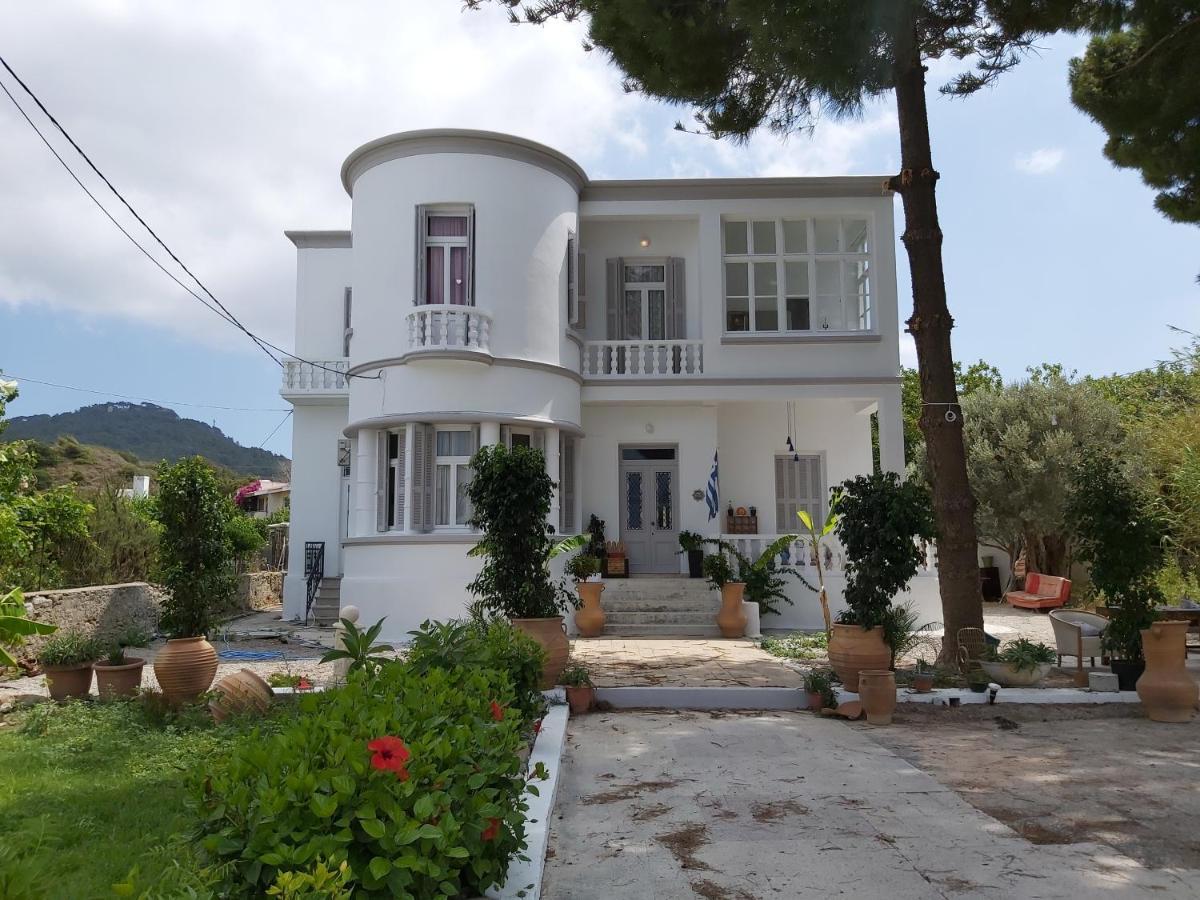 Tower Traditional Pool Villa Kremastí Exterior foto